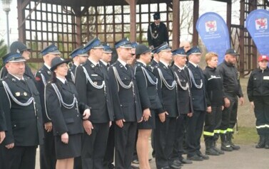 Uroczyste przekazanie woz&oacute;w OSP 17