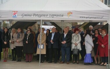 Uroczyste przekazanie woz&oacute;w OSP 20