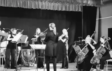 Koncert &quot; Z KLASYKĄ PRZEZ WIEKI&quot; 8