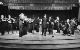 Koncert &quot; Z KLASYKĄ PRZEZ WIEKI&quot; 1